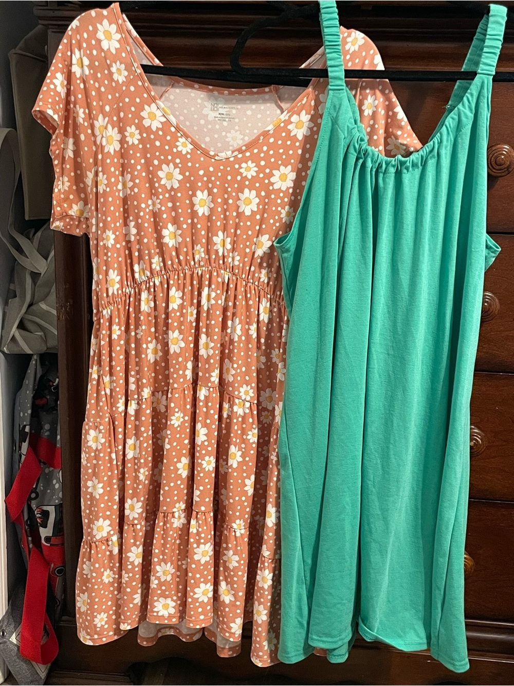 Lot 2x knit dresses peach daisy green halterswing no boundaries juniors 3x